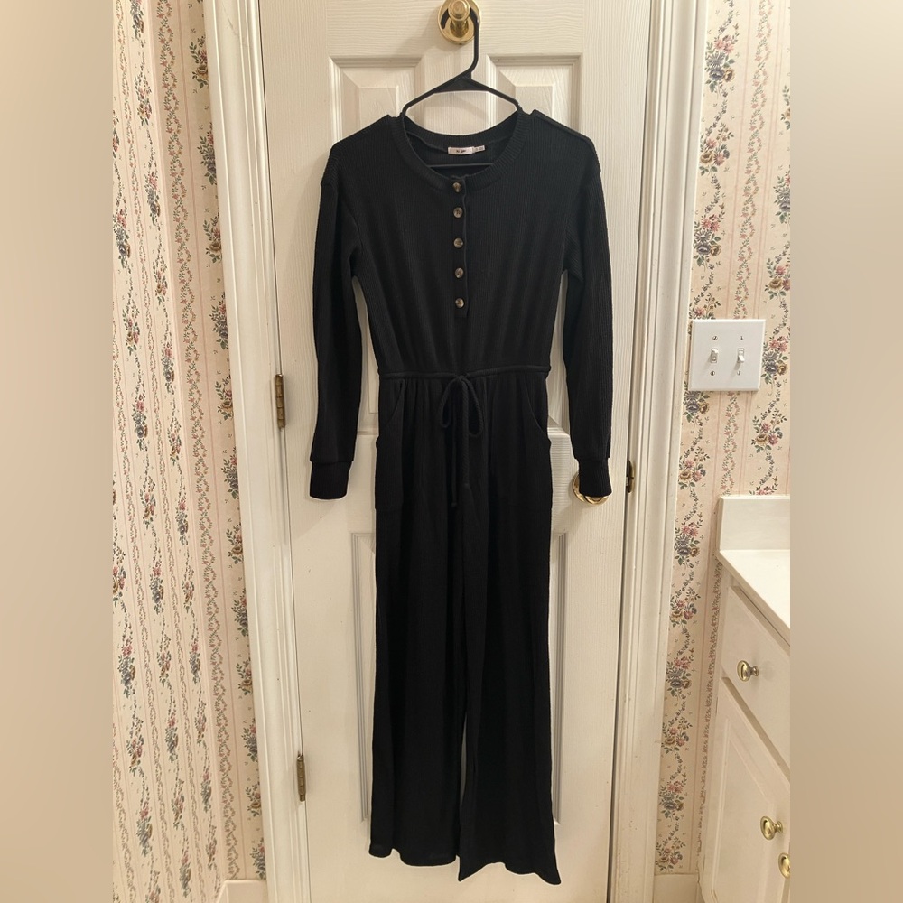 Francesca’s Mi Ami Black Long Sleeve Jumpsuit